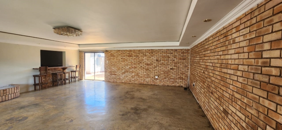 6 Bedroom Property for Sale in Kathu Northern Cape